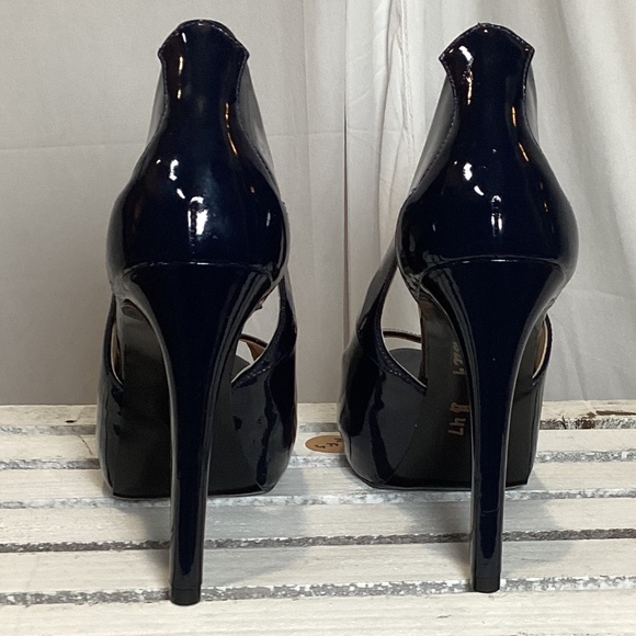 1936. Guess Patent Leather Blue Stilettos EUC Size 9 - Picture 3 of 6